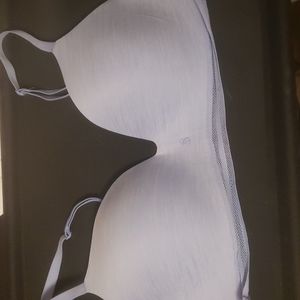 34 D Victoria secret bra